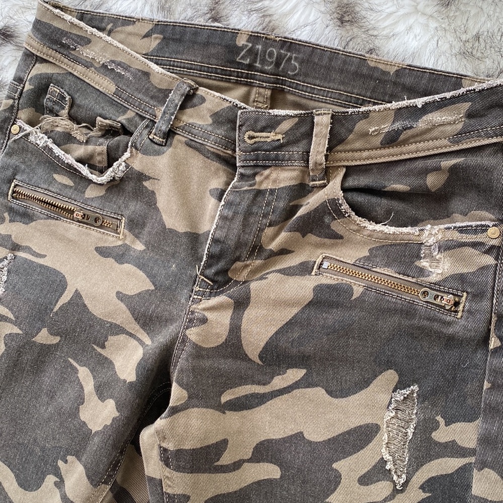 NWOT Zara Camouflage Pants Like NEW! Size 8